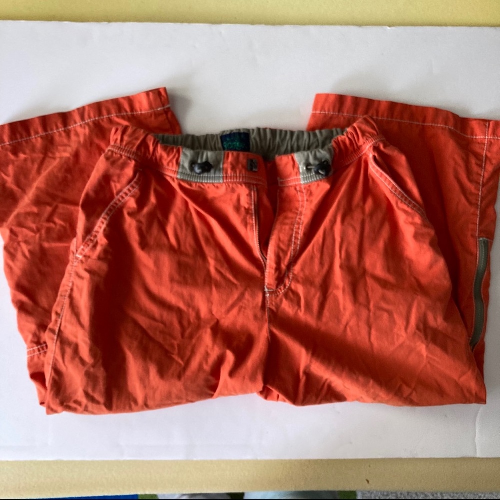 Boden boys techno shorts orange size 12y